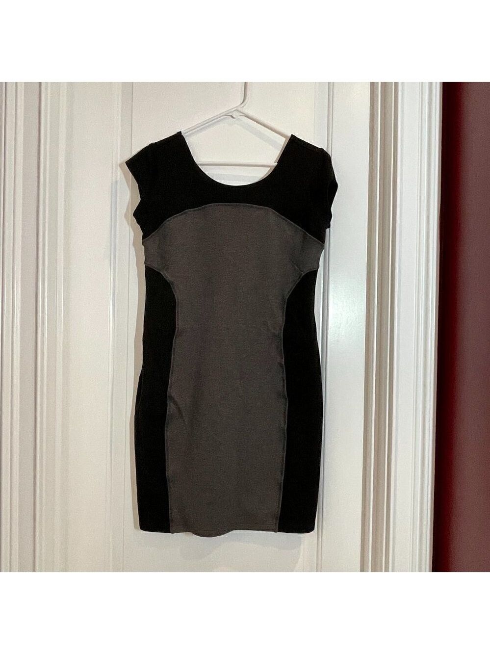 Athleta Black and Grey Casual Dress, size medium - Picture 7 of 14